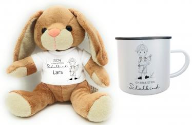 Einschulung Geschenkset für Jungen: Personalisierte Emaille-Tasse & Plüschhase - für ABC-Schützen 