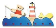 Kindergarderobe Leuchtturm mit Bär und Fisch aus Holz, farbig 