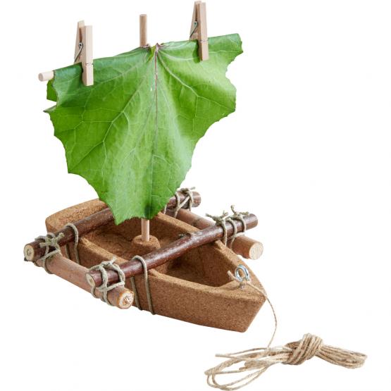Haba Terra Kids Korkboot Bausatz mit Mini-Taschenlampe 
